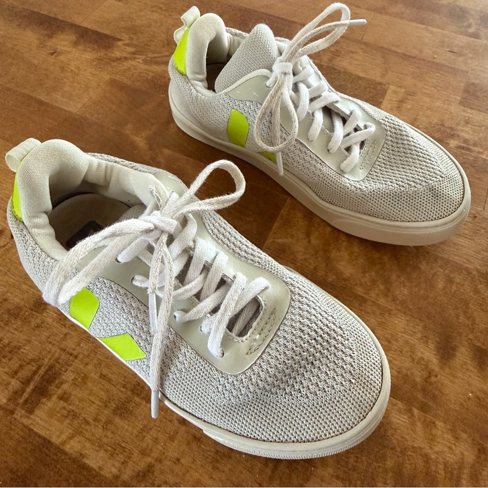 Veja Sneakers Kids Size 2